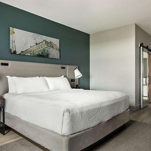 King Bed City View